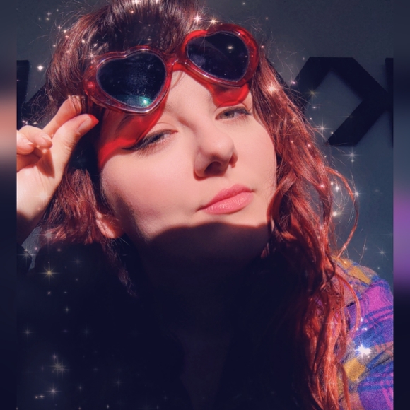 Meet your Posh Ambassador, Alexis - Picture 6 of 11